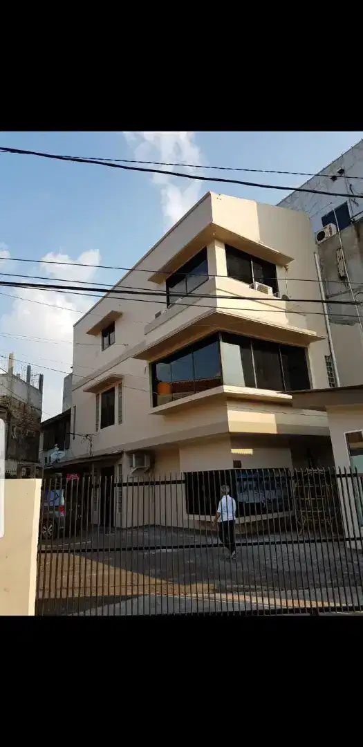 DI JUAL RUKO 3 LANTAI + KOS KOS  2  LANTAI  Di TEBET JAKARTA-SELATAN