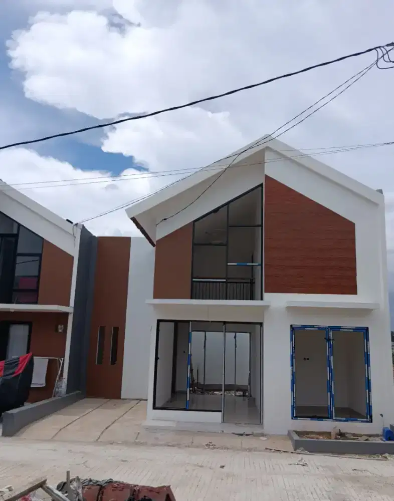 Perumahan minimalis dekat stasiun dan bebas banjir