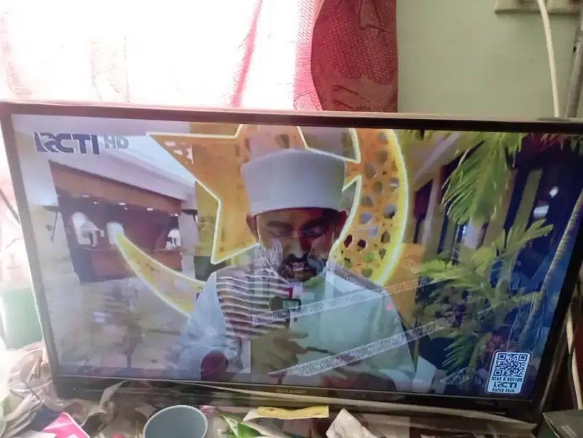 TV sharp aquos 32 Inch, jual 1,7 jt nego