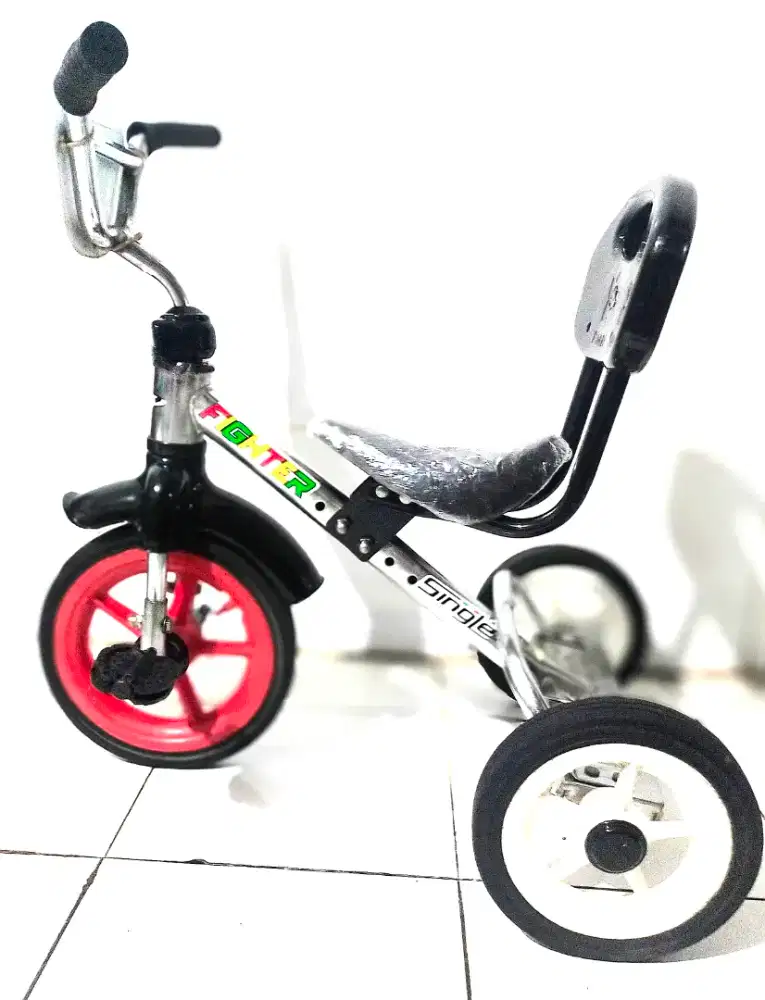 Sepeda roda tiga buat anak kesayangan