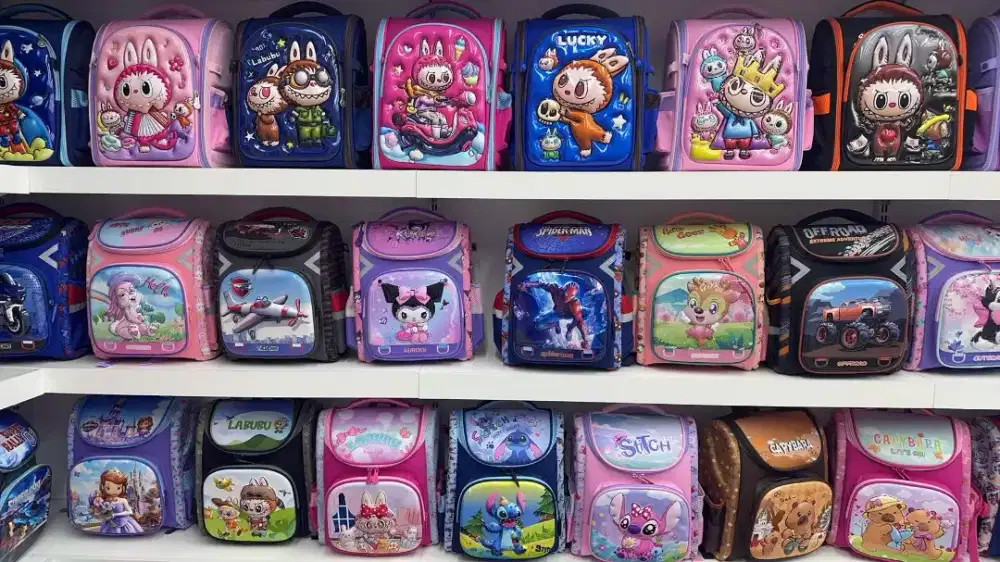 Host live streaming tas ransel sekolah