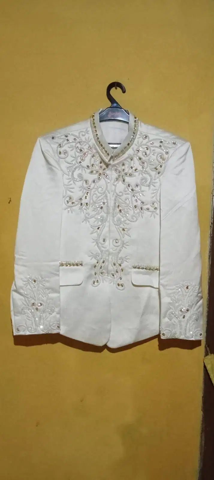 Beskap Pernikahan Adat Pria