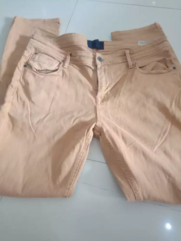 Jual celana panjang jins ukuran 34 masih bagus