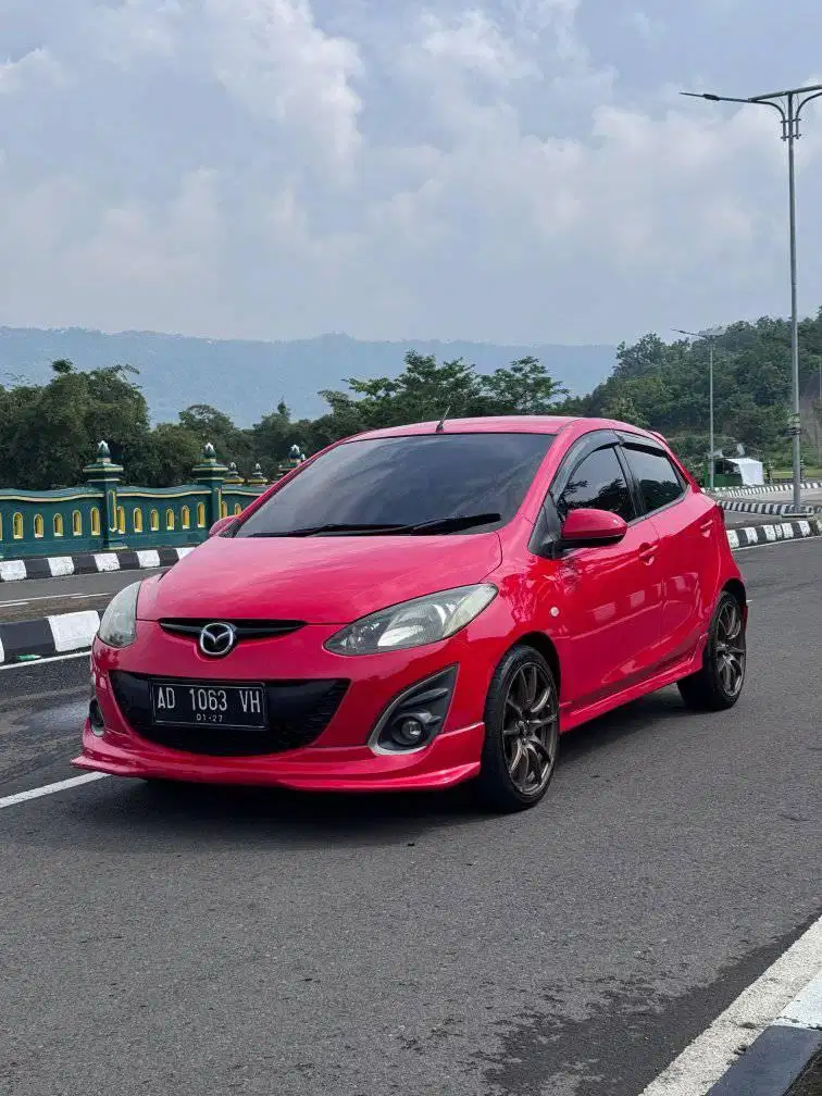 MAZDA 2 R 2011 MATIC DP 2 JUTA