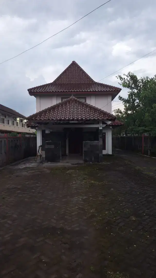 Disewakan ruang usaha strategis cocok buat kantor dan usaha