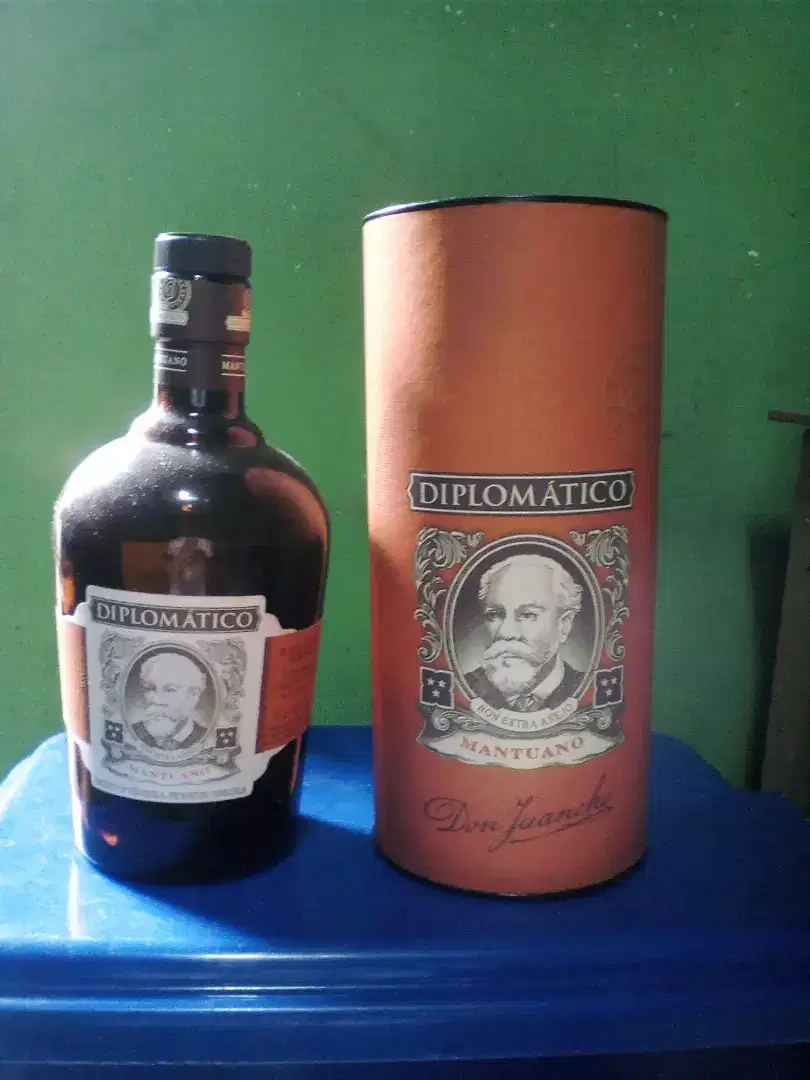 Botol minuman Diplomatico.cocok untuk koleksi