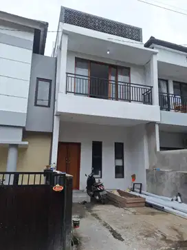 RUMAH 3 LANTAI ONE GATE Sistem EASTERLAND MANSION JIMBARAN BALI