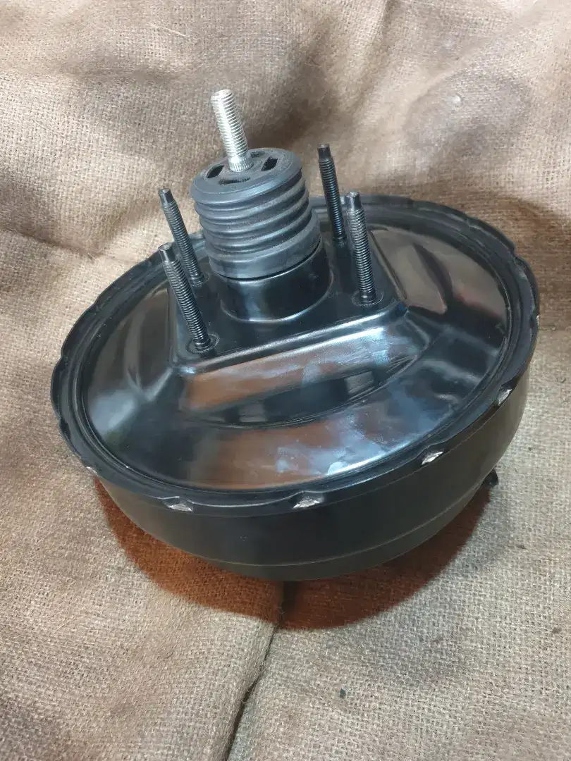 Booster rem nissan serena C24