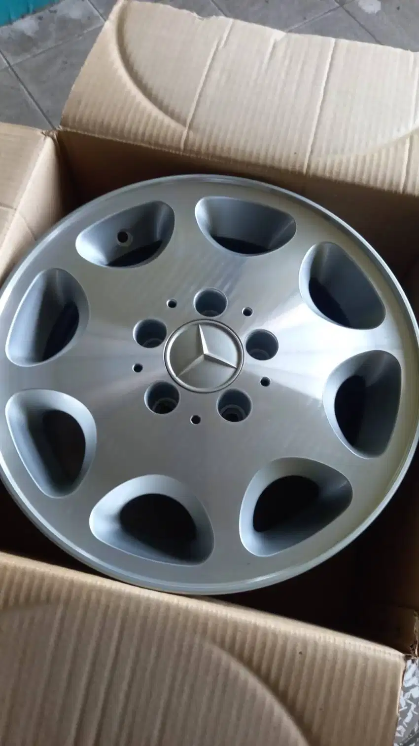 Velg 8 Hole PolishBaru Masih Dus Ring15 Lebar 7 PCD112 ET 30  (16 Pcs)