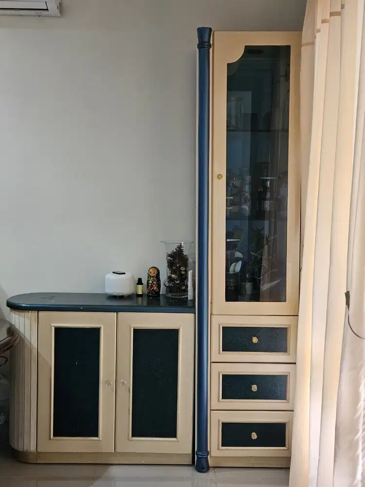 Lemari-lemari sekat ruangan sekat sangat bagus