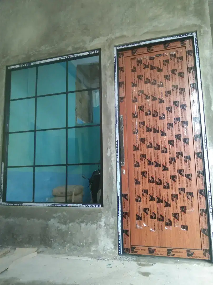 Pintu aluminium serat kayu