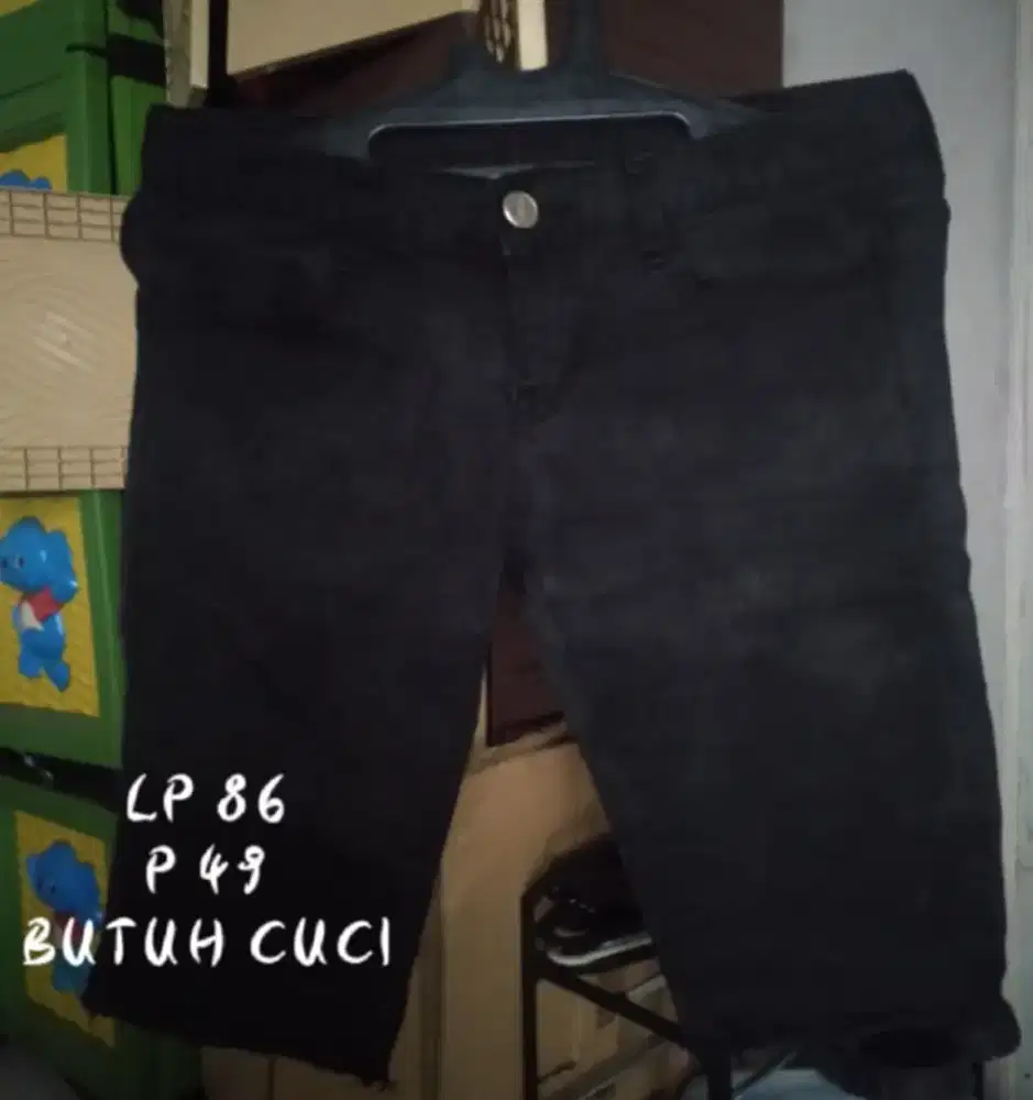 Celana pendek wanita