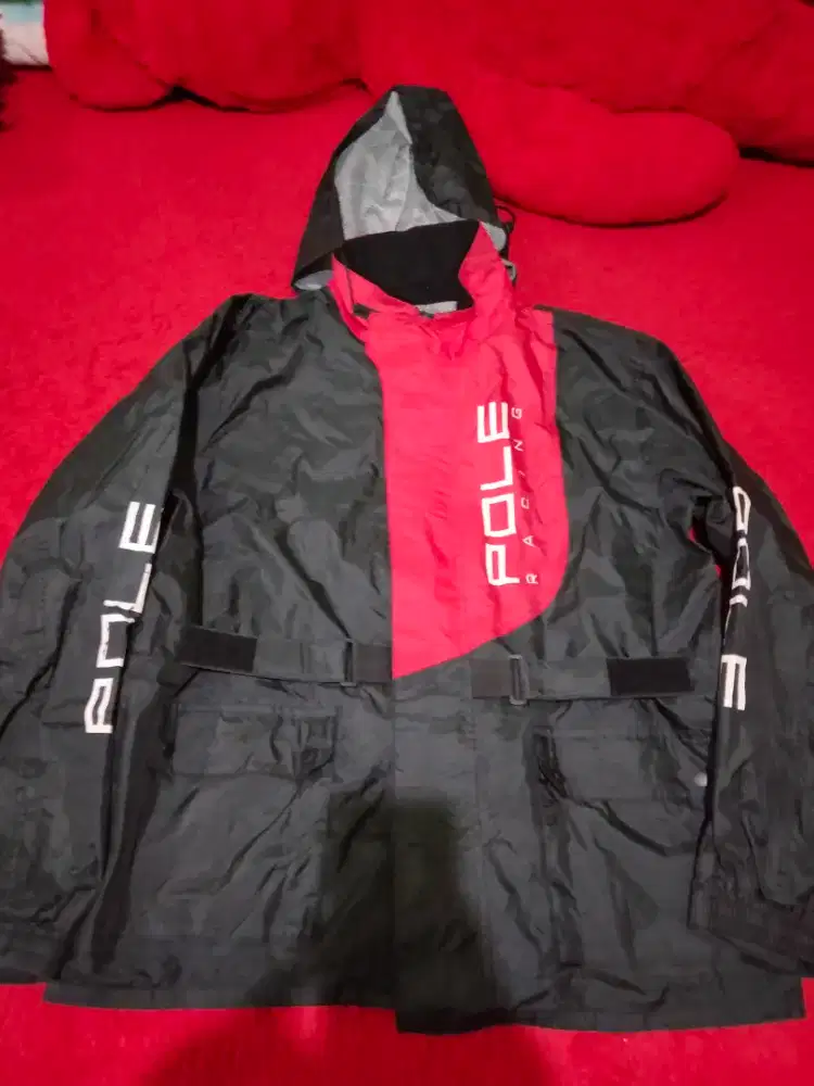 Jaket outdoor anti air