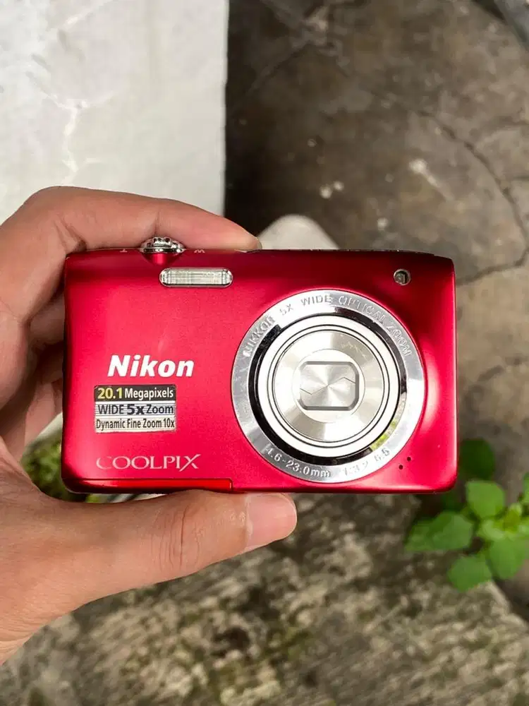 Nikon coolpix s2900 red