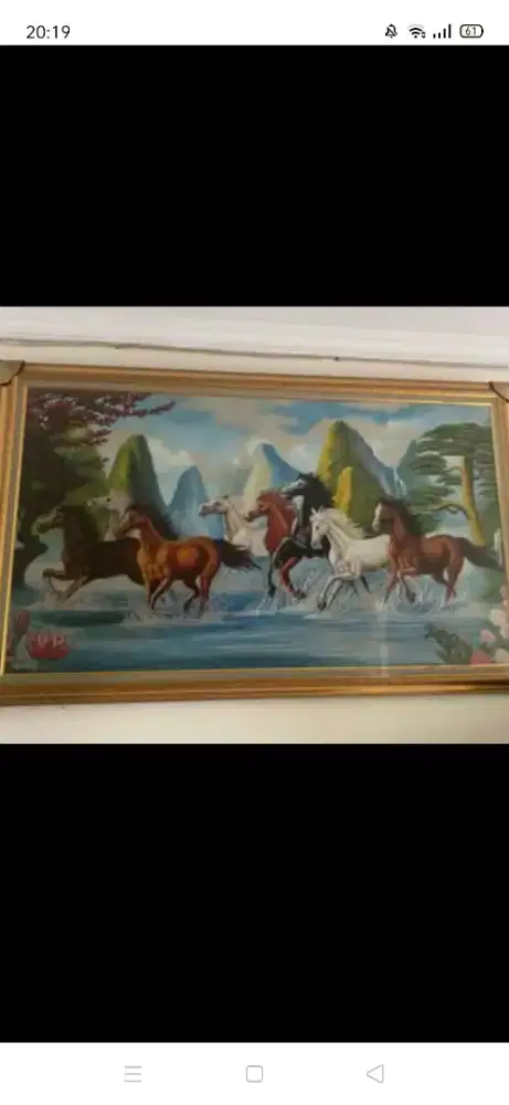 Lukisan 8 kuda berlari di air