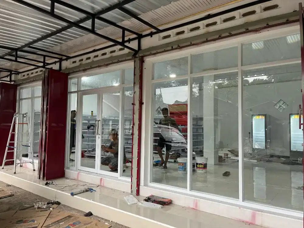 Partisi toko kusen aluminium