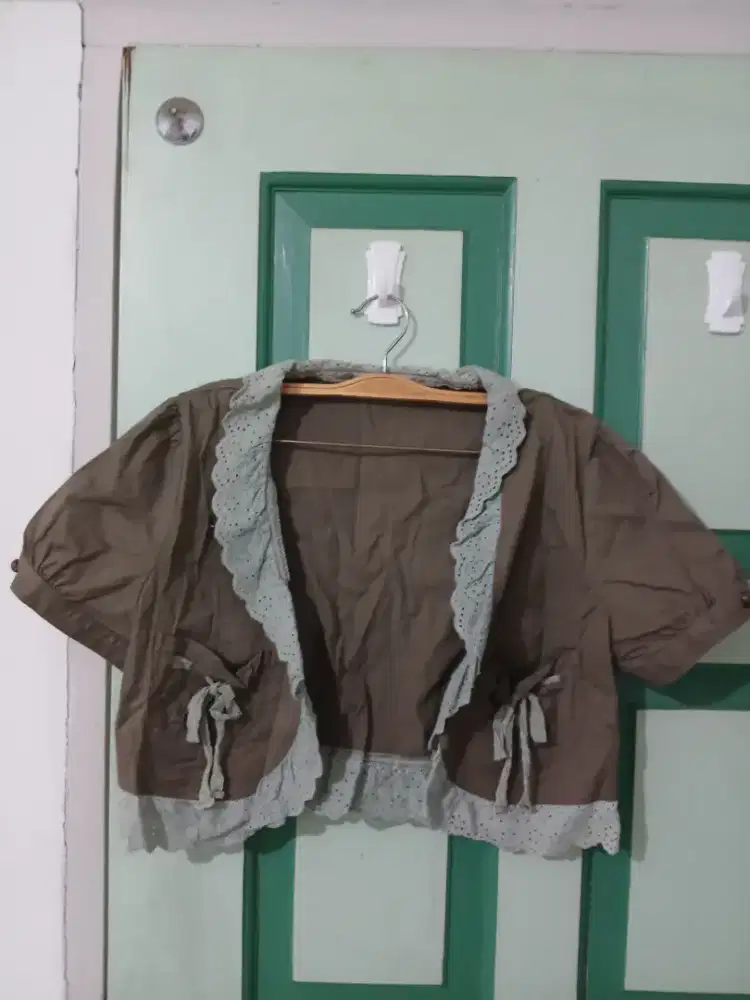 DIJUAL OUTER WANITA , BAHAN KATUN HALUS .