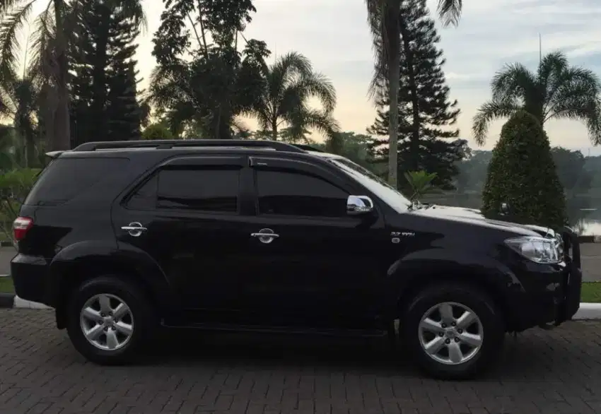 Fortuner V 4X4 AT 2011
