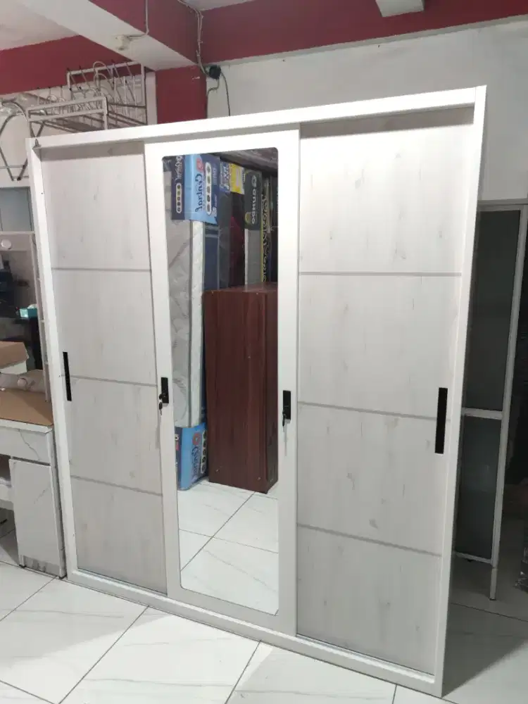 LEMARI PAKAIAN BESI JUMBO uk160 SLIDING MUAT BANYAK SEMARANG UNGARAN