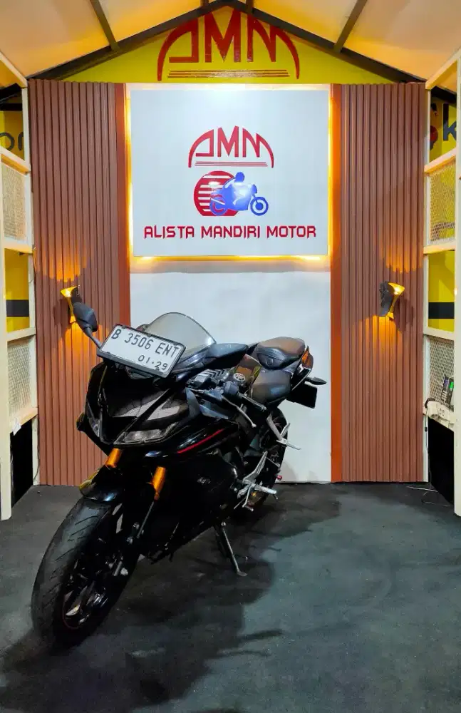 R15 V3 2018 CASH&KREDIT OR TRADE-IN