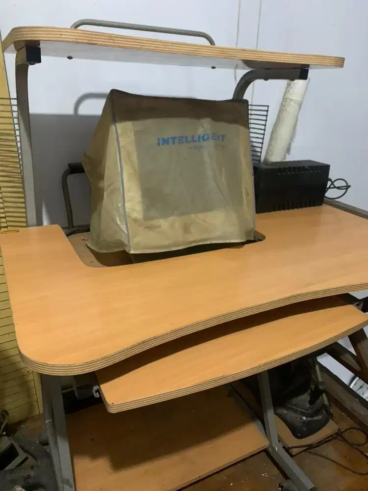 MEJA KOMPUTER BESAR KAYU TINGKAT KUAT BAGUS KERJA BELAJAR PC CPU SEKEN