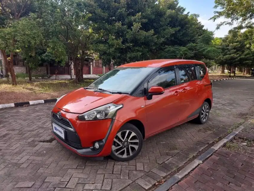 DP RENDAH Toyota Sienta 1.5 V Bensin-MT 2016 ORANYE FB