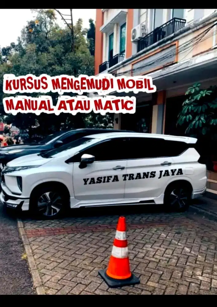 Kursus mengemudi mobil