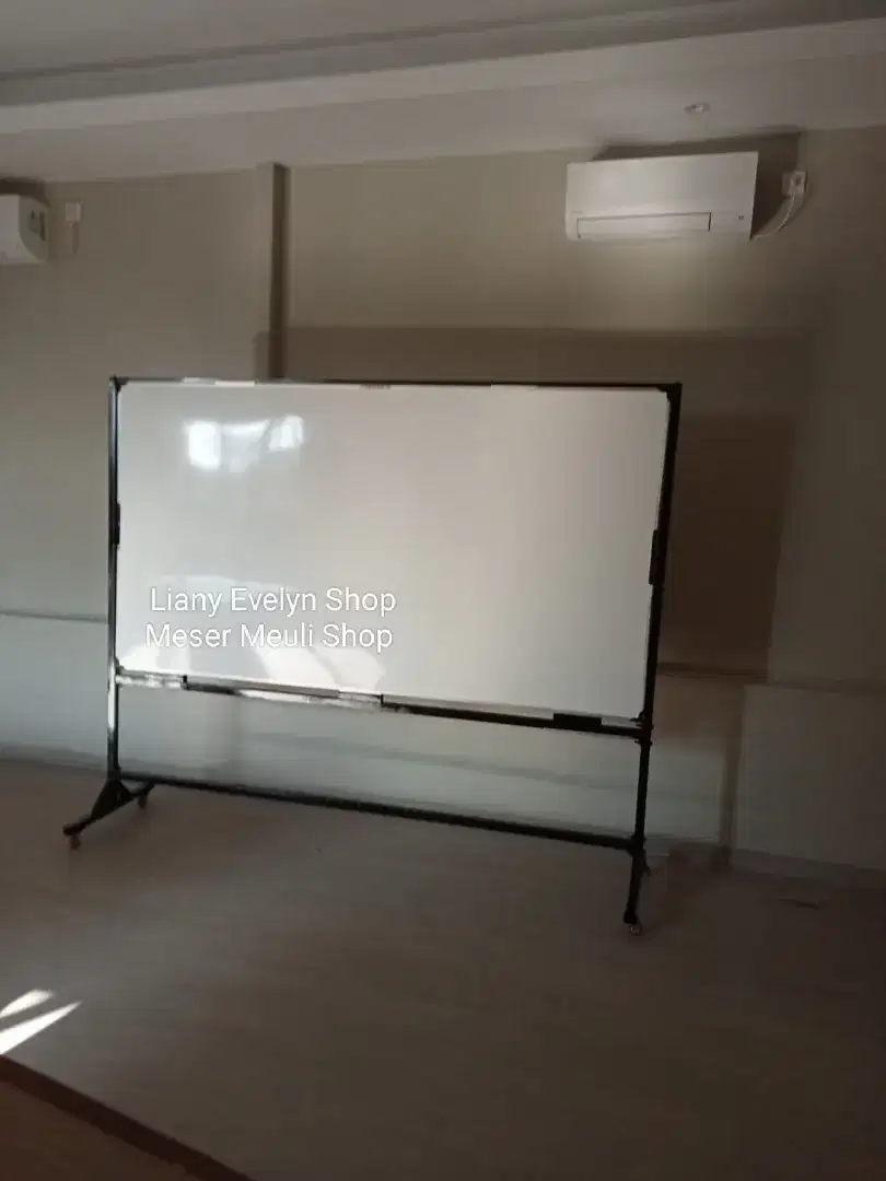 Whiteboard Stand atau Gantung Custom