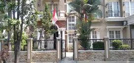 Rumah royal residen dibawah njop