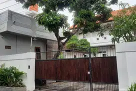 Dijual Kos Lantai 2 di jalan utama Pura demak Denpasar barat.