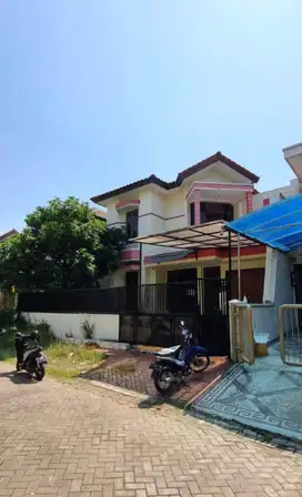 Dijual rumah hitung tanah Jl. Dharmahusada Regency