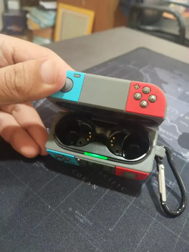 Charging Sony WF 1000 XM 4