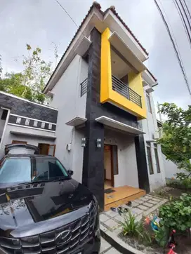 DIJUAL MURAH RUMAH MEWAH DAN PERABOTANNYA DEKAT UII  YOGYA