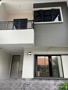 Dijual cepat rumah mewah di perum metro permata karang tengah