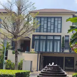 Rumah Mewah kolam renang Sertifikat Navapark BSD