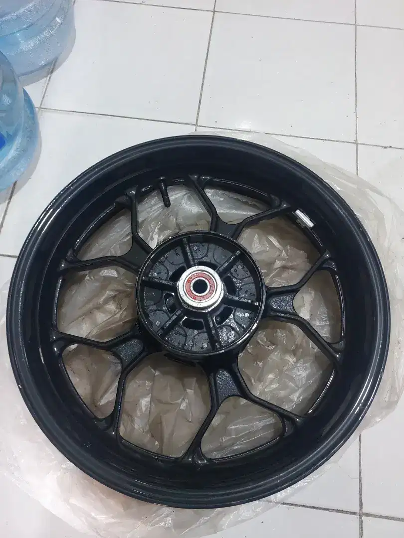 Velg R25 belakang masih mulus