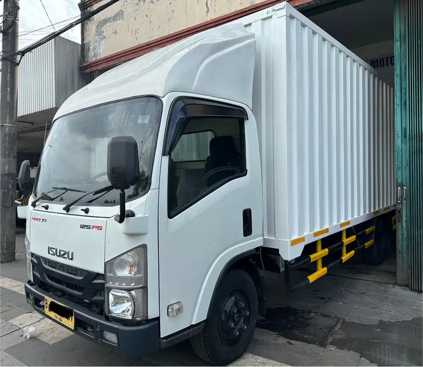 Isuzu ELF NMR71 Long box thn 2021 ready 5 unit full ori ban double
