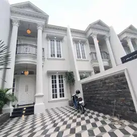 Dijual Rumah Ada Kolam Renang di Kebagusan Jakarta Selatan