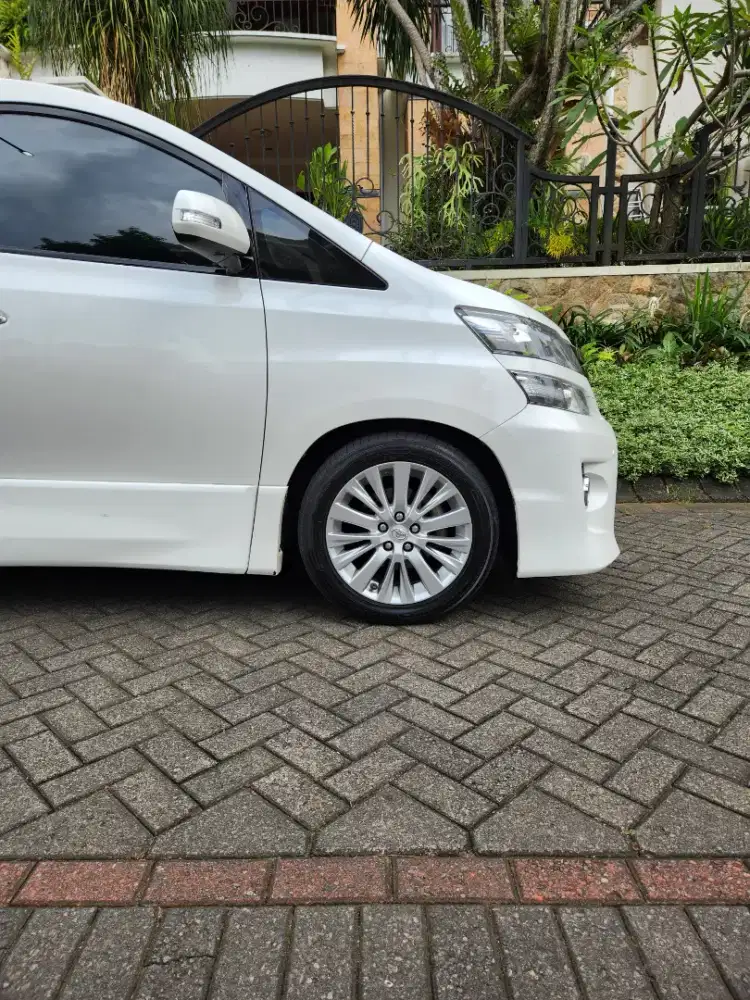 Toyota Vellfire 2.4 ZG Full Spec