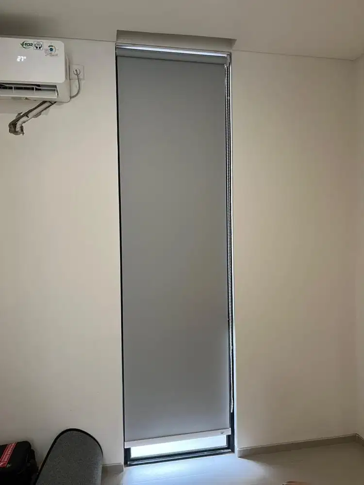 Roller blind tirai gulung