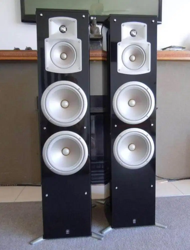 Speaker Yamaha NS777