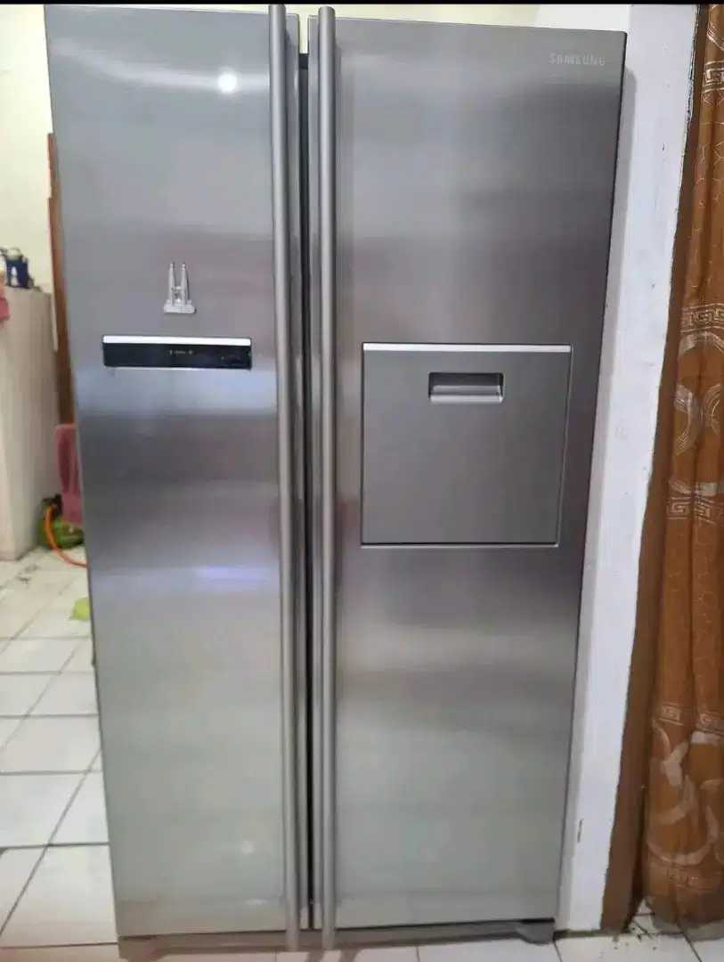 Kulkas Samsung Side by Side type RS52 no minus
