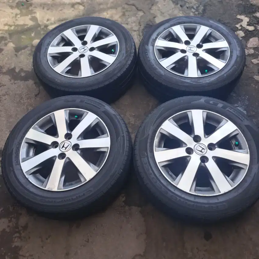 Velg dan ban ring 15 honda freed