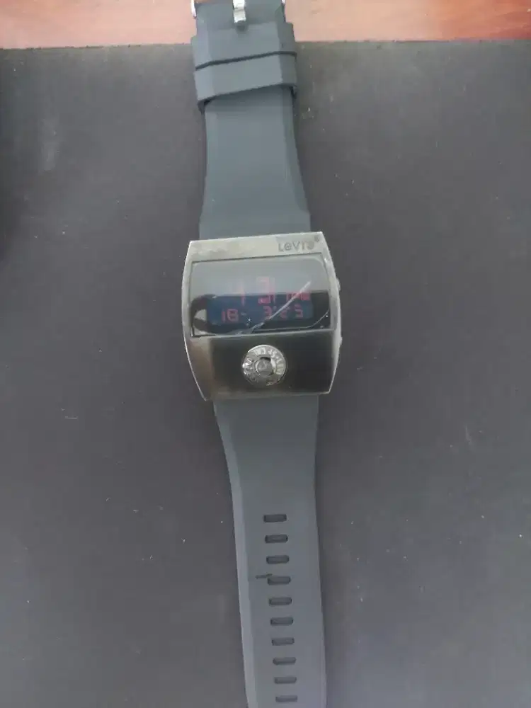 Jam tangan Levis original