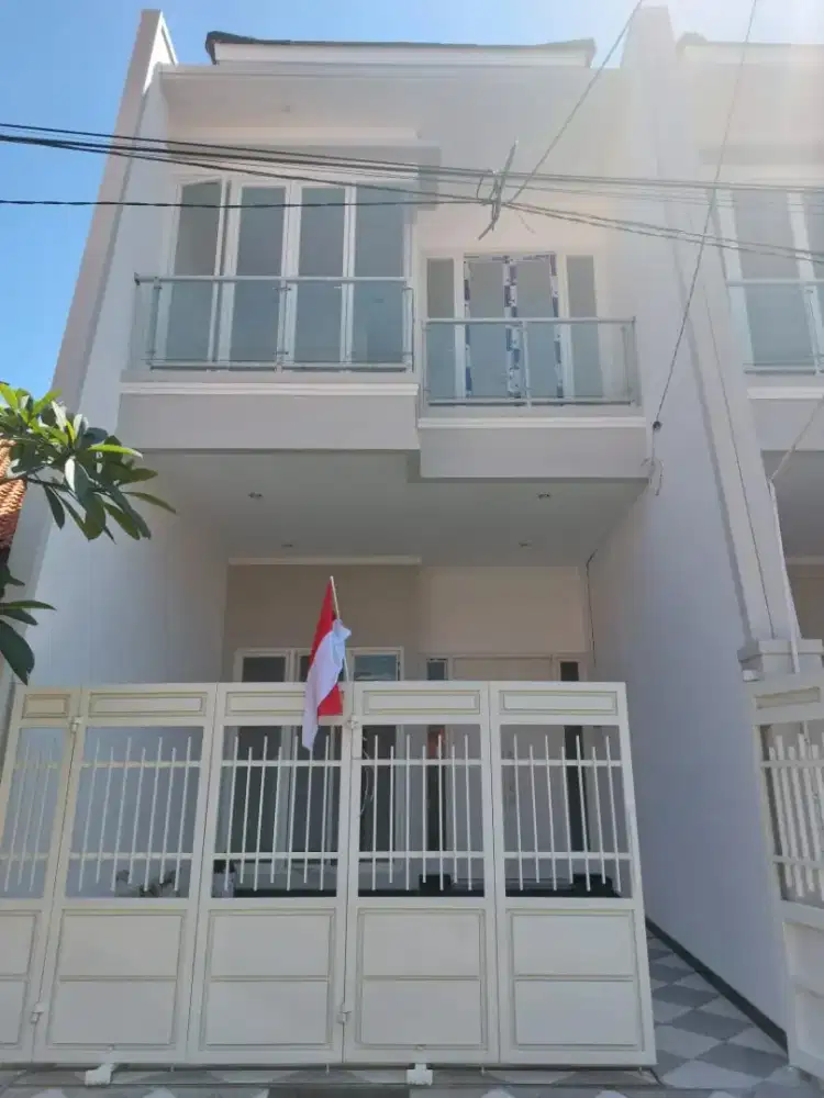 Dijual rumah minimalis mulyosari bangunan baru dekat pcm, galaxy mall