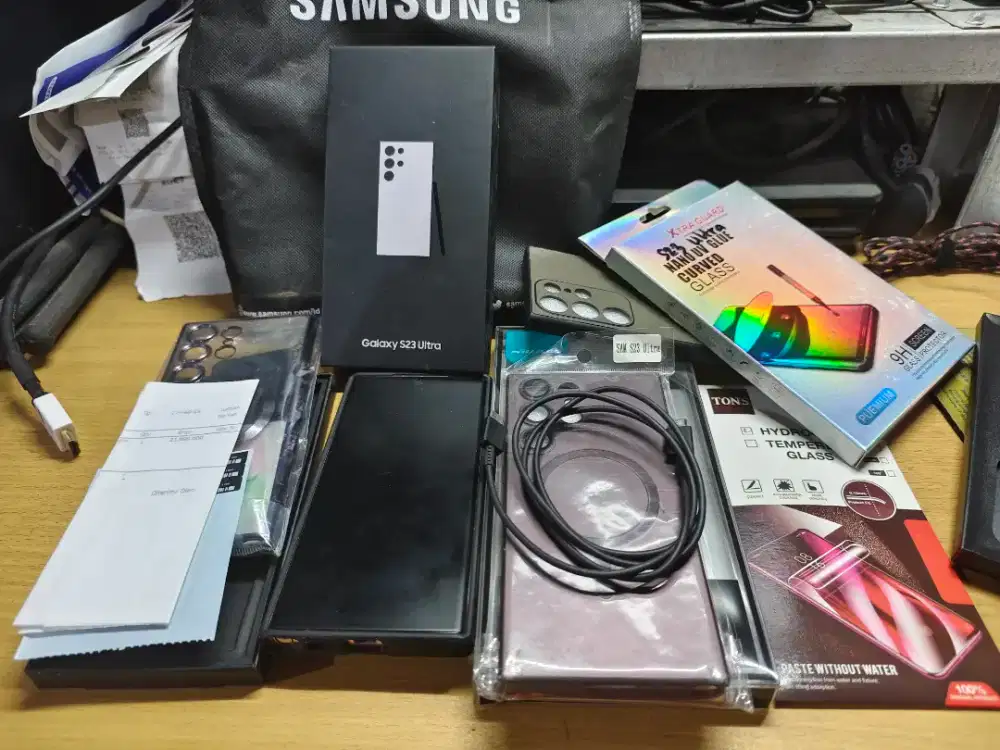 Samsung s23 Ultra Mulus Like New