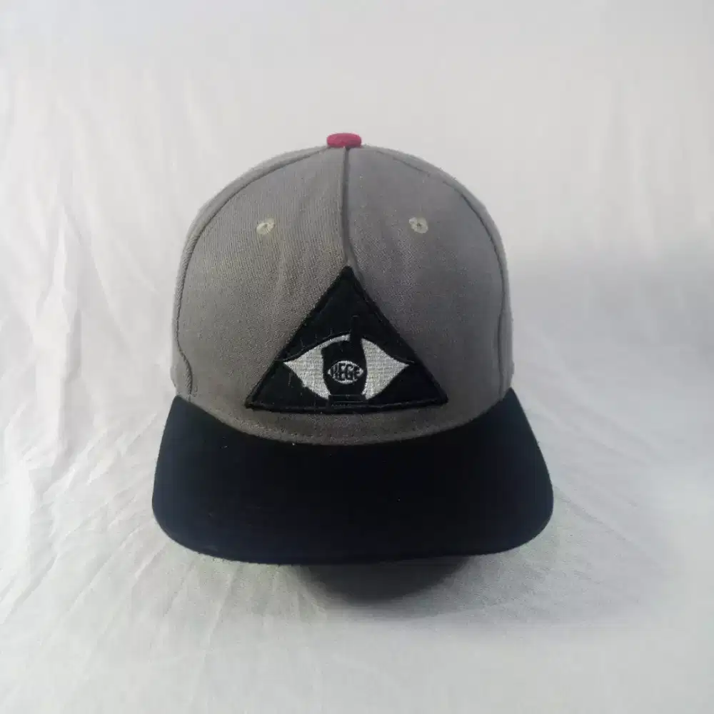 Topi Snapback Eye Mobochrome Two Tone Hege Brand
