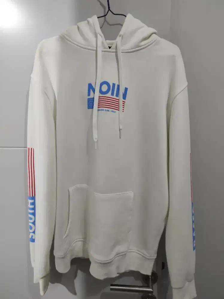 Jaket hoodie putih tebal