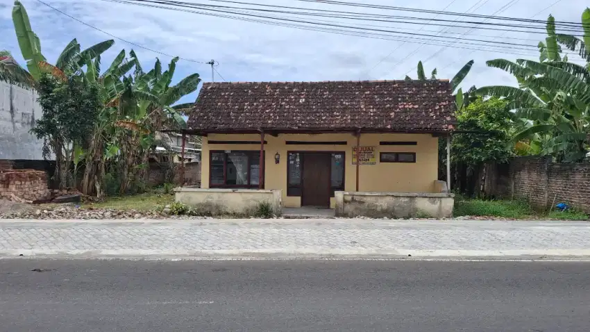 Tanah Dan Rumah Posisi HOOK Cocok Untuk Usaha Dekat Exit Tol Madiun