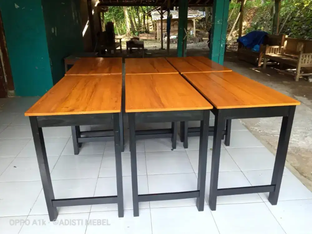 Meja belajar serbaguna